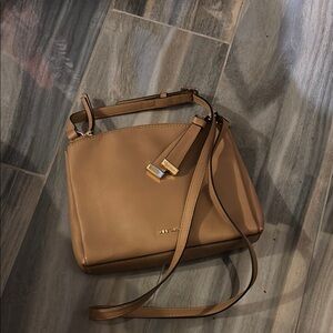 Nine West Elegant Tan Leather cross body Handbag -NWOT